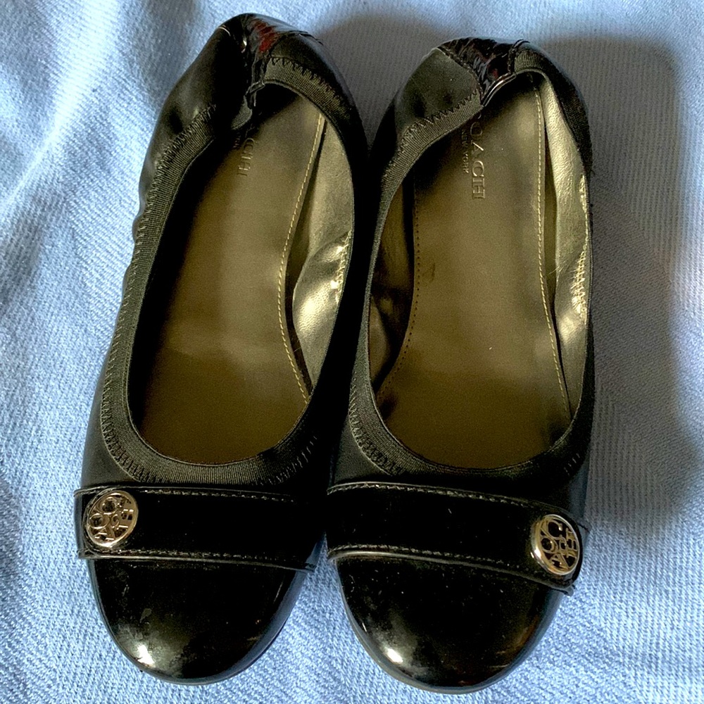 NWOT Coach Chelsey cap toe flats